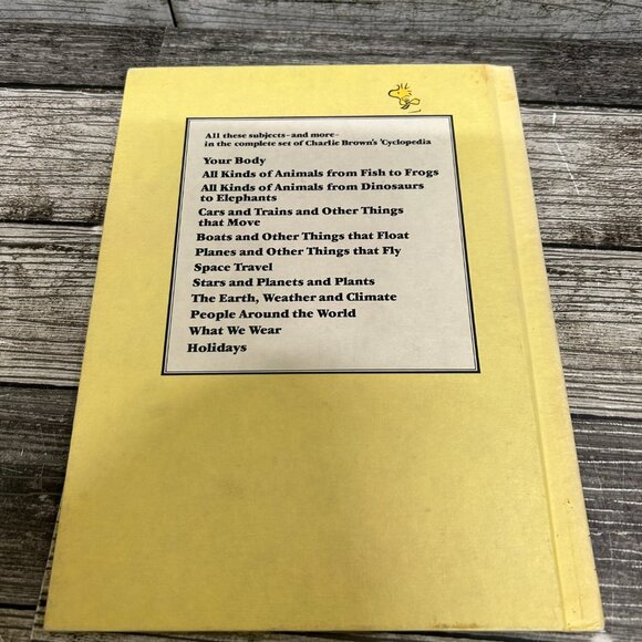 1980s Charlie Brown's Cyclopedia Featuring Earth Weather Book Volume 9 - Picture 6 of 6